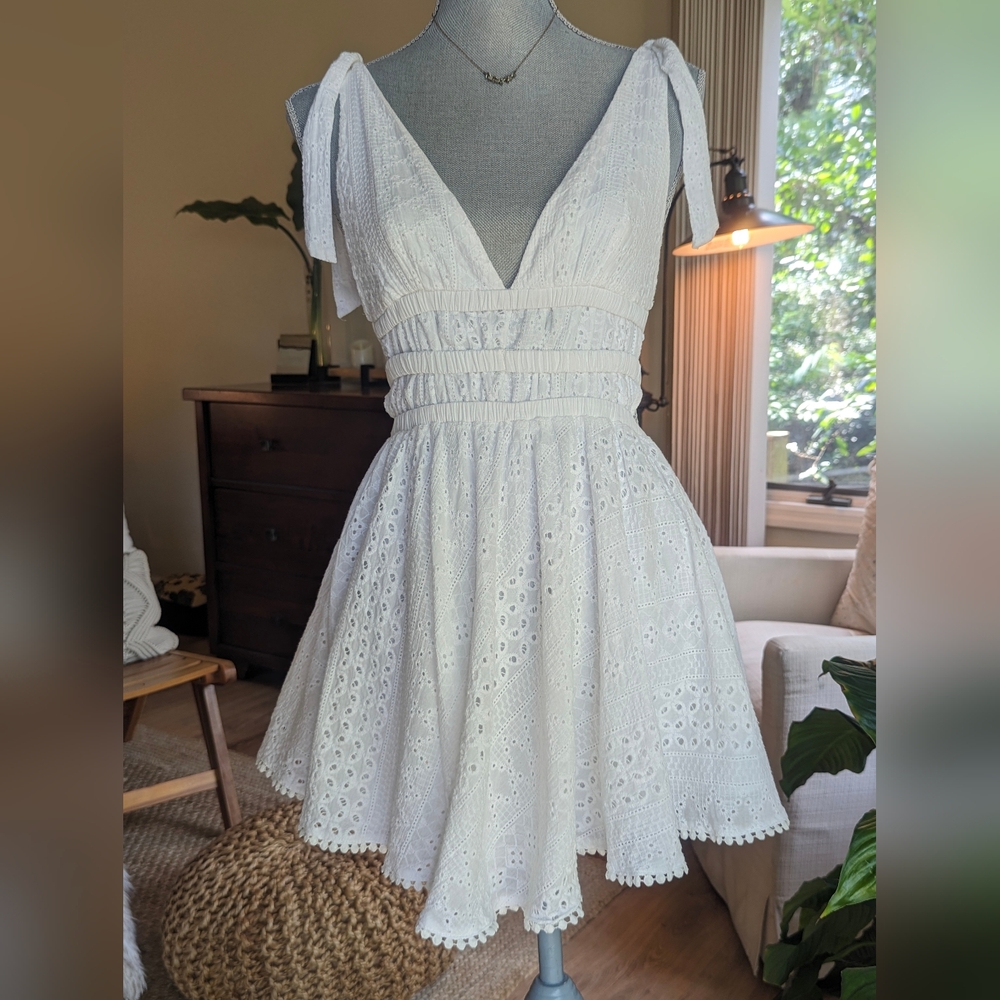 INDIKAH Boho V Neck Tie Shoulder Ruffle Tired Dress White Size Extra Small